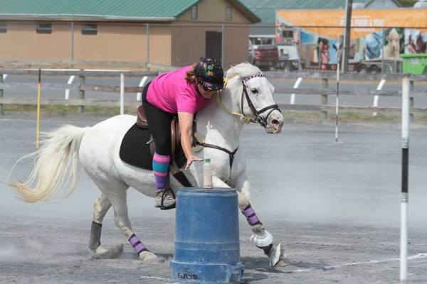 543437_604928686226494_1344014562_n